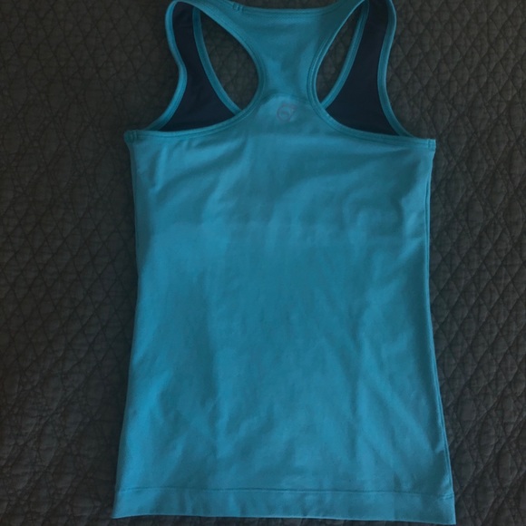 Puma workout tank - Picture 2 of 7